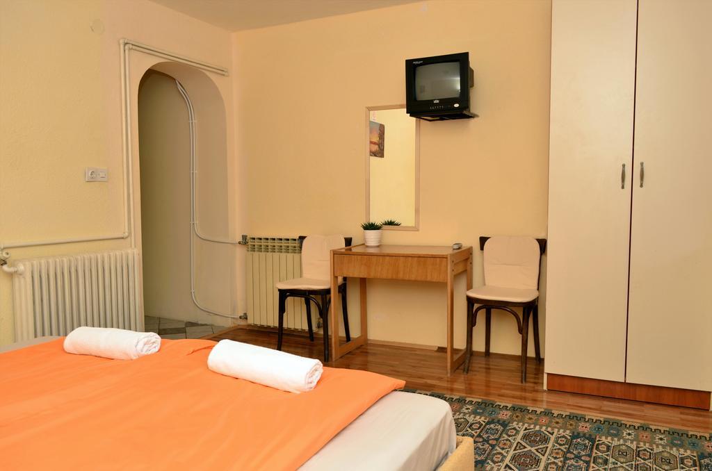Apartments Villa Saray โอครีด ภายนอก รูปภาพ