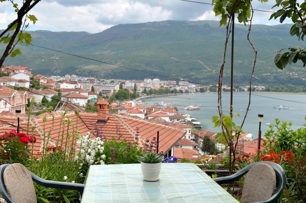 Apartments Villa Saray โอครีด ภายนอก รูปภาพ